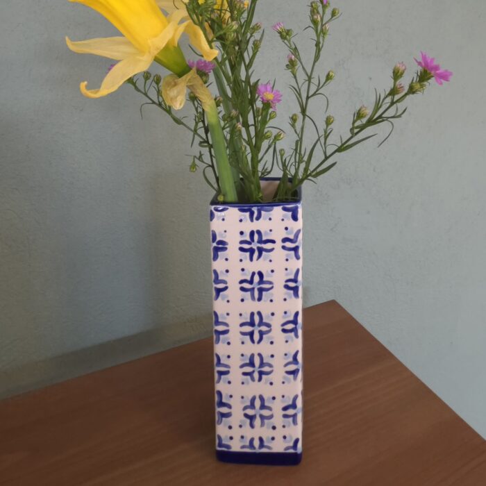 kleine quadratische Vase